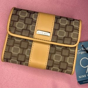 Nine West wallet